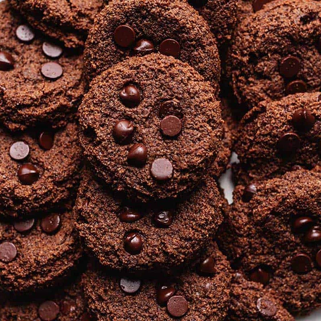 Keto Double Chocolate Chip Cookies
