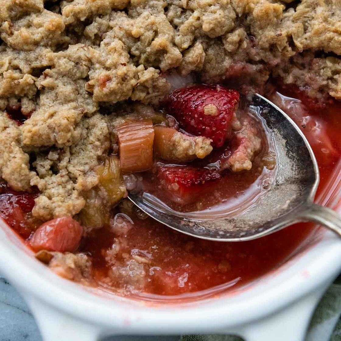 Thick, Juicy Gluten-Free Rhubarb Crisp (Gramma-Approved)
