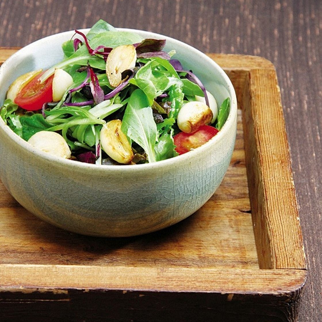 구운 마늘 샐러드 만드는 법