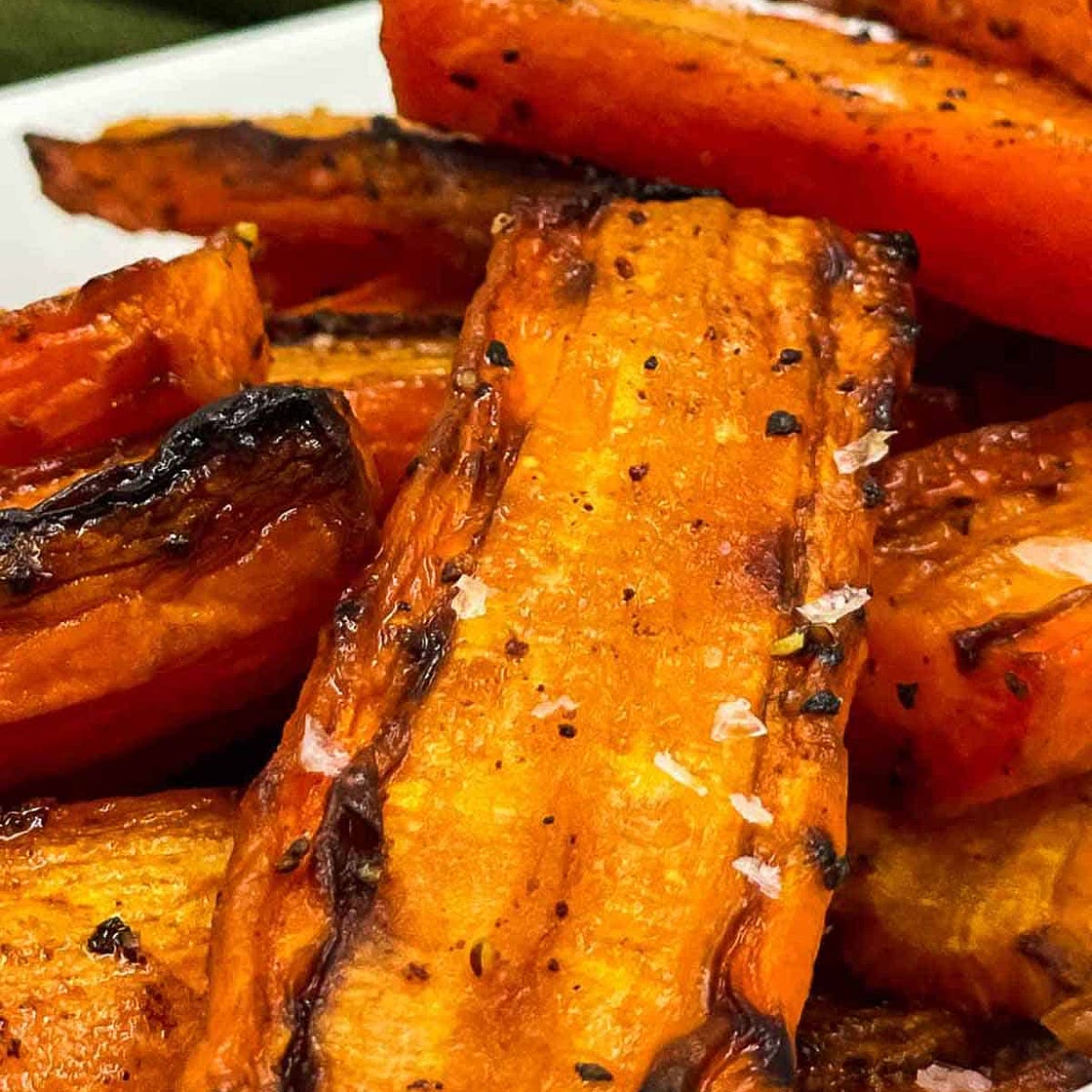 Maple roasted air fryer carrots: