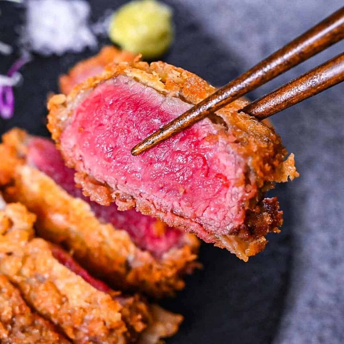 Gyukatsu (Japanese deep-fried beef steak cutlet)