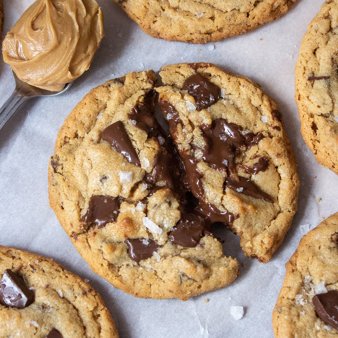 5 ingredient Peanut Butter Chocolate Chip Cookies