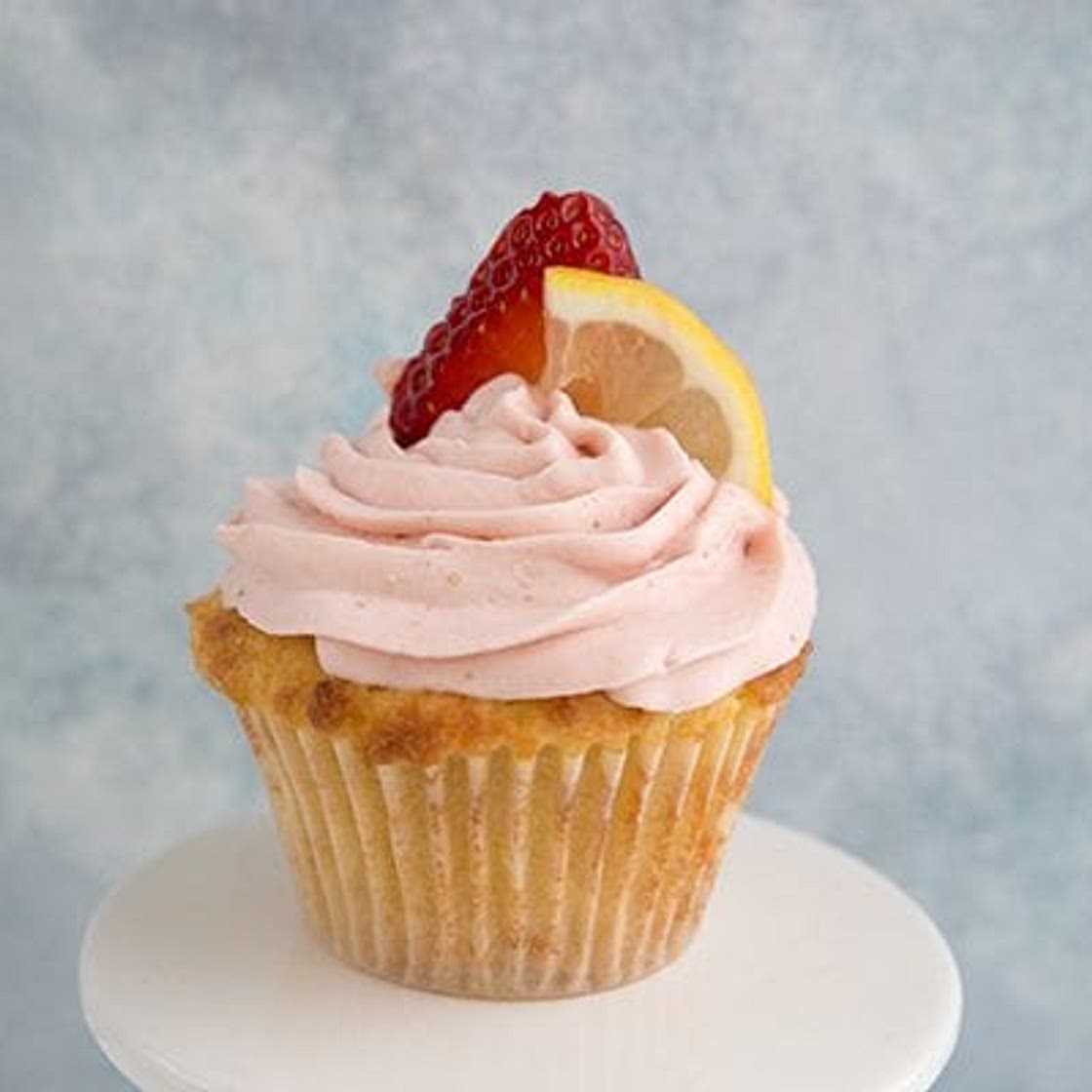 Low Carb Strawberry Lemonade Cupcakes