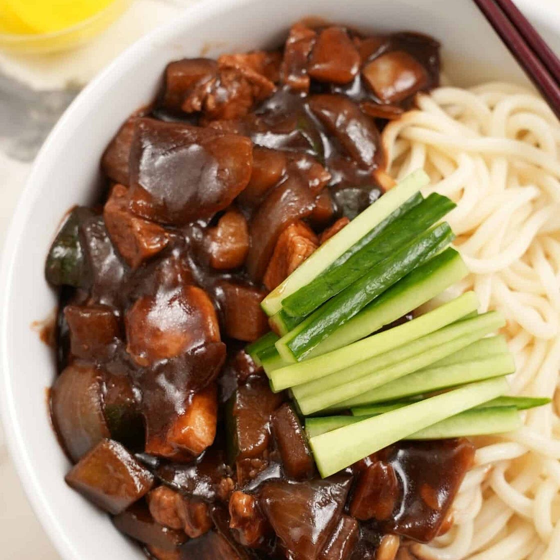 Jajangmyeon (Noodles in black bean sauce)