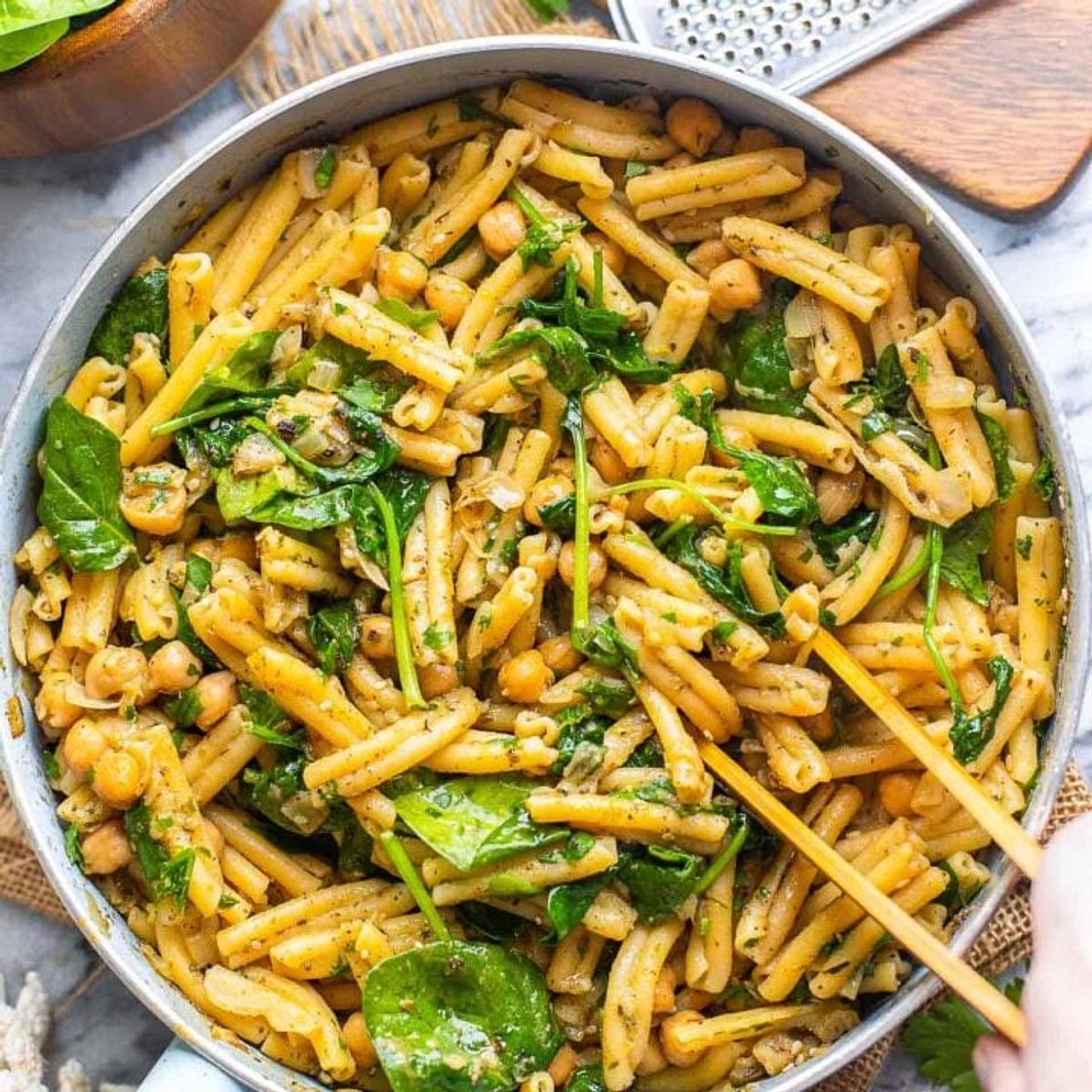 Za'atar Spiced Pasta with Chickpeas and Spinach