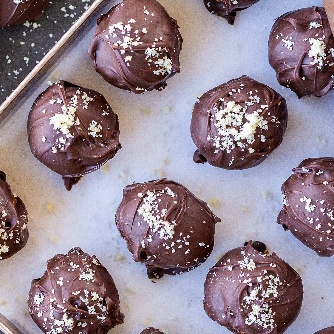 No-Bake Cheesecake Bites (3 Ingredients)