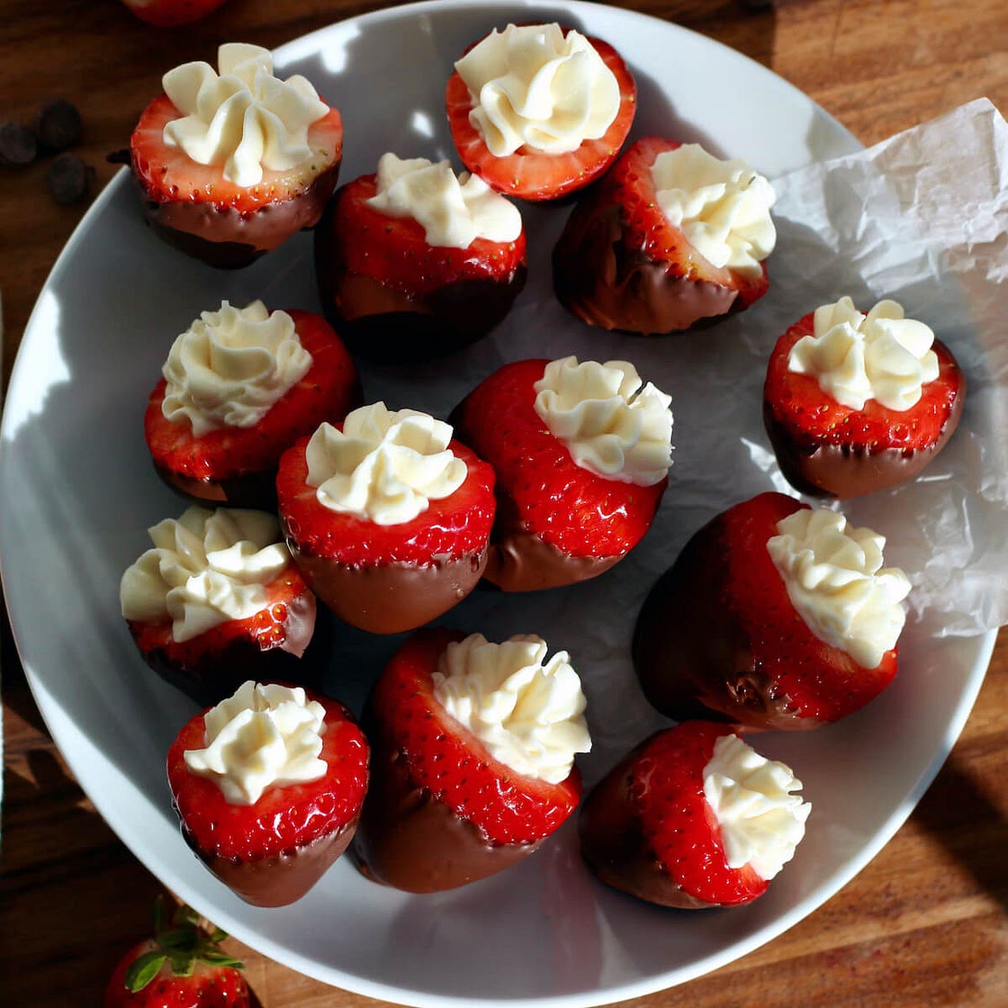 Chocolate Covered Cheesecake Strawberries
