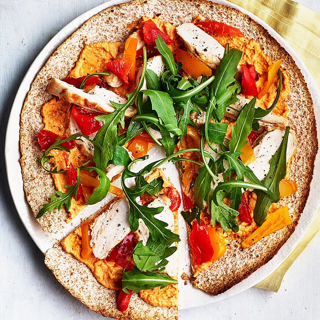 Spiced houmous and chicken 'pizzas'