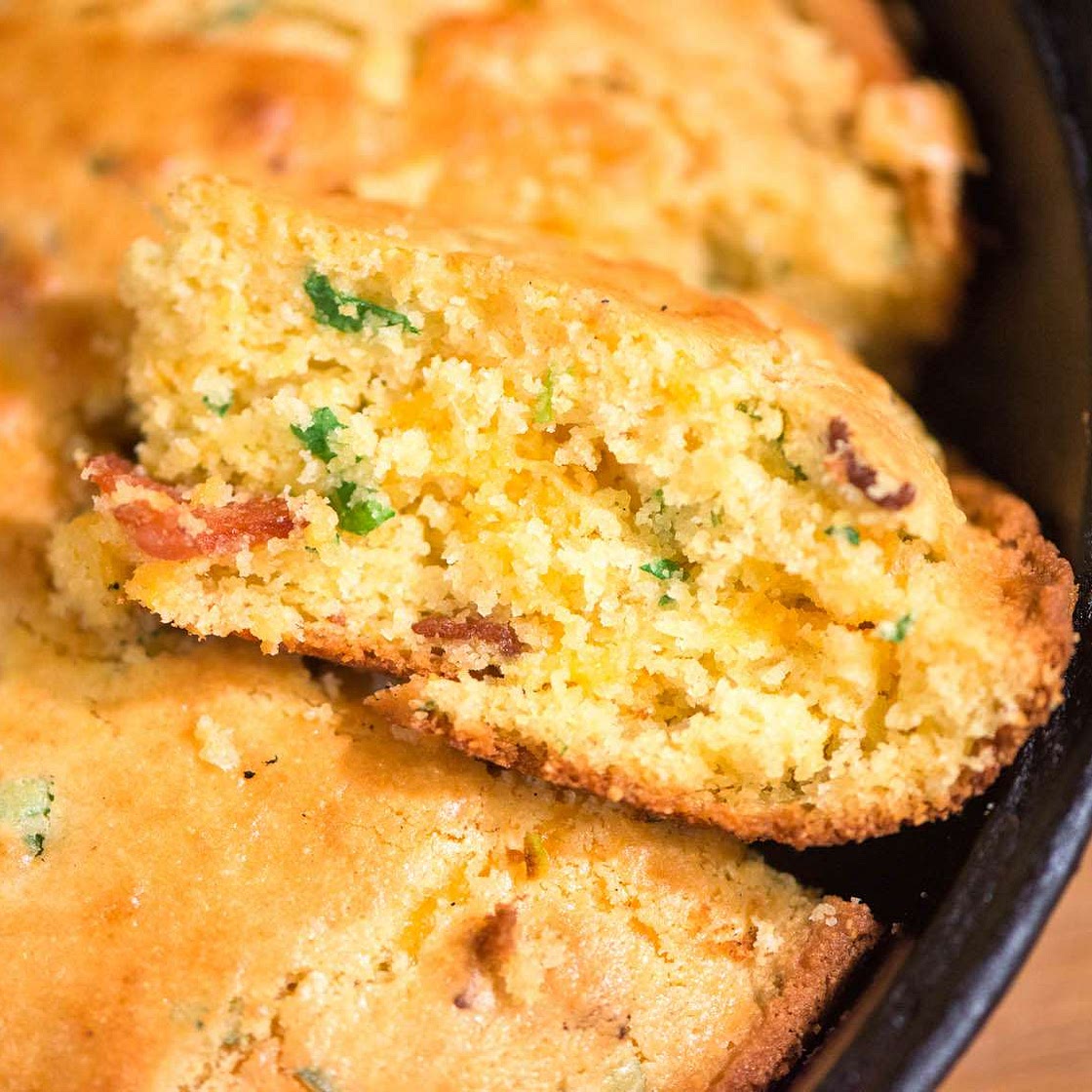 Cheddar, Bacon, and Scallion Cornbread Recipe