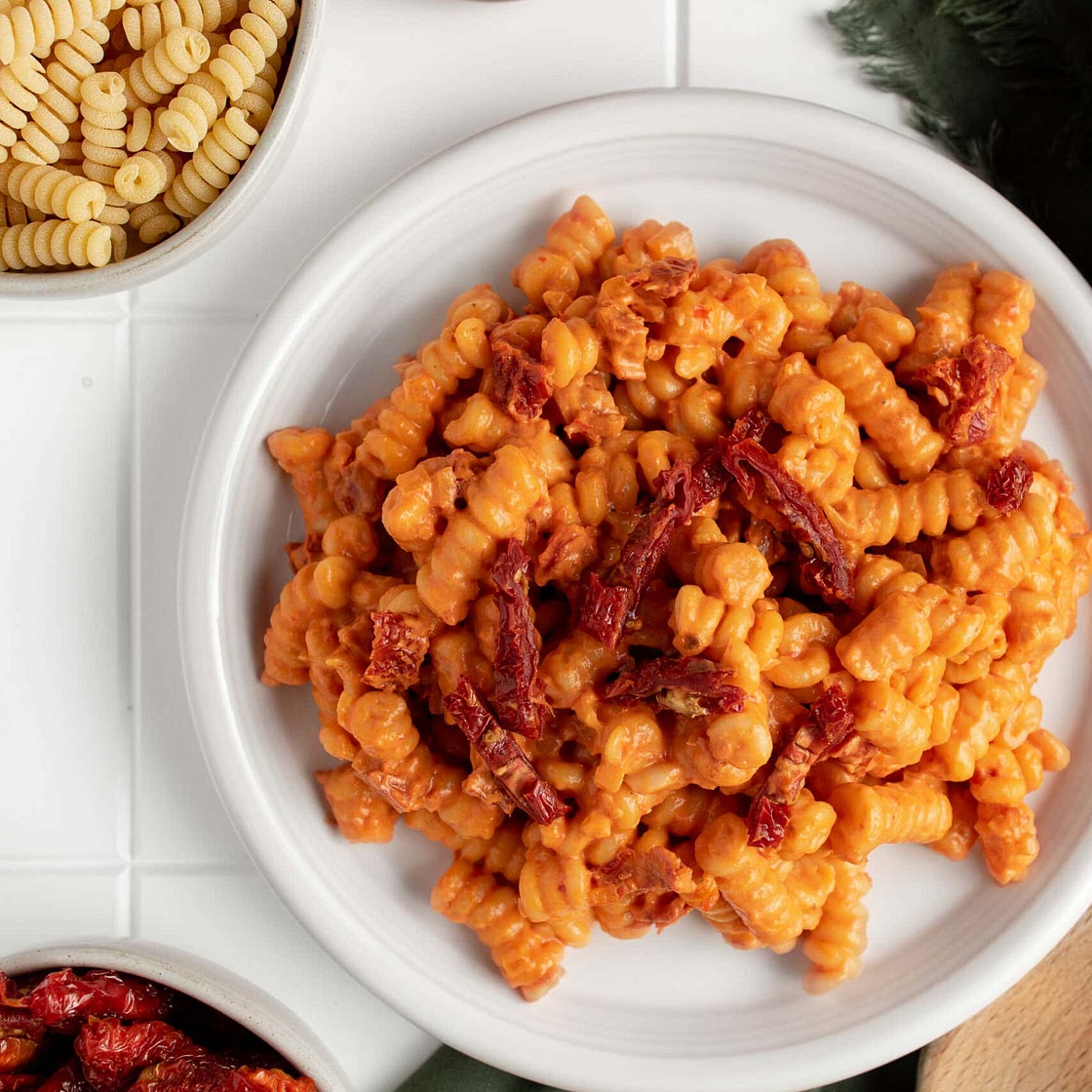 Spicy Sun-dried Tomato Pasta
