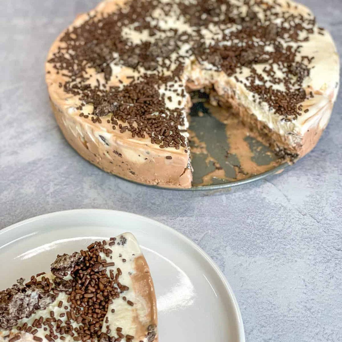 Easy Oreo Ice Cream Cake