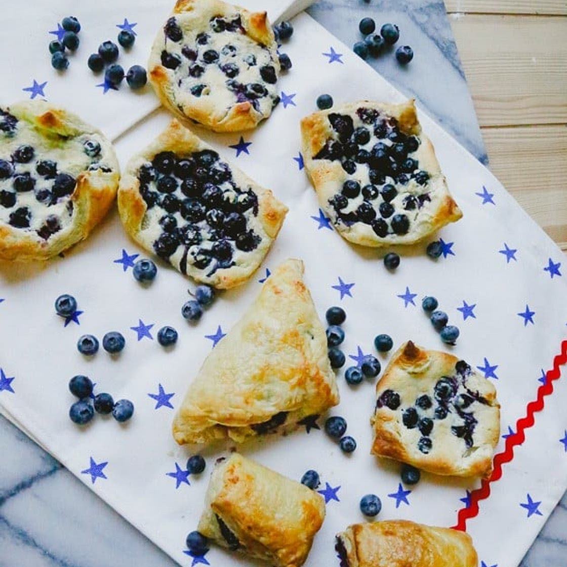 EASY BLUEBERRY TURNOVERS