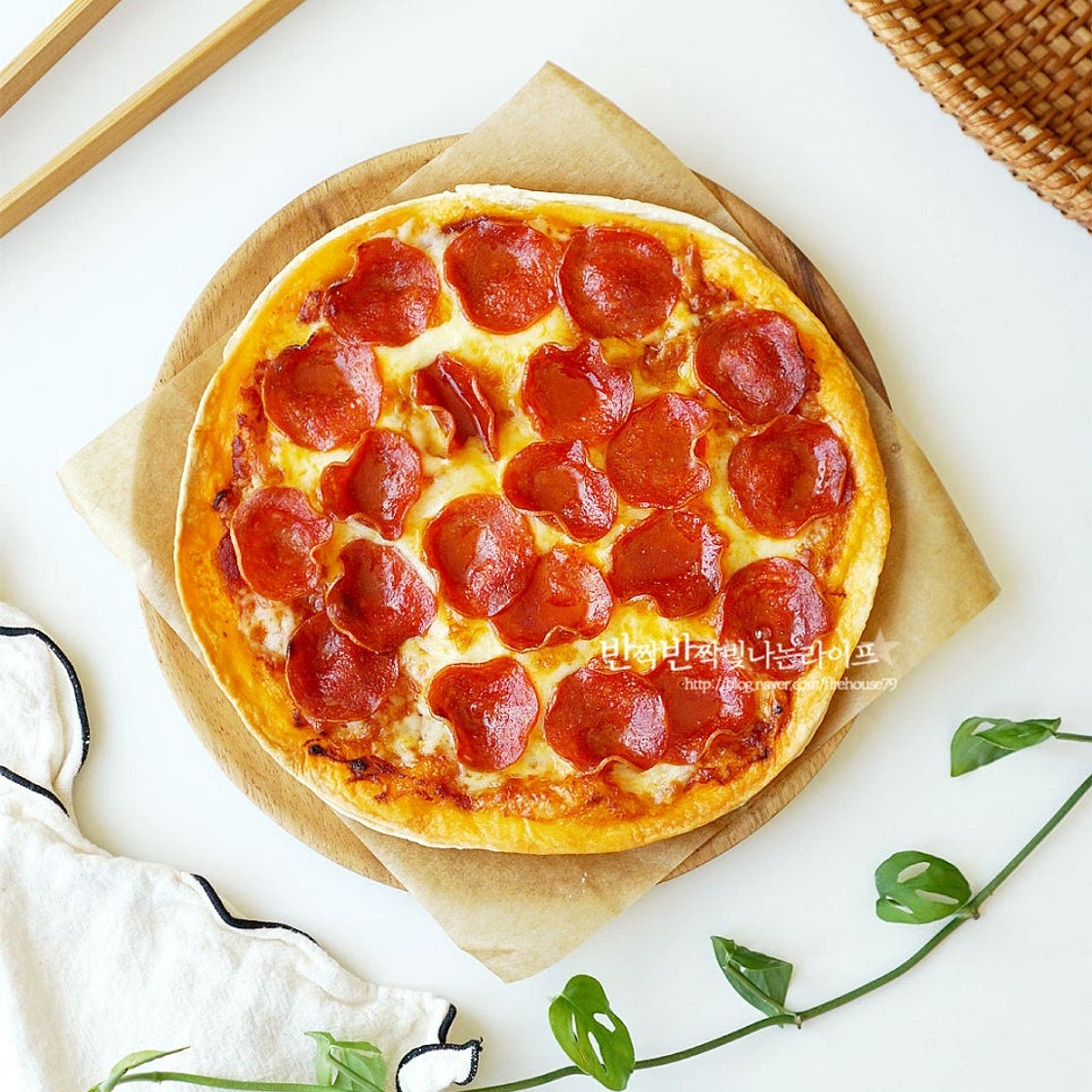 또띠아 피자 만들기 집에서 페퍼로니 피자 만들기 페퍼로니햄 또띠아 요리