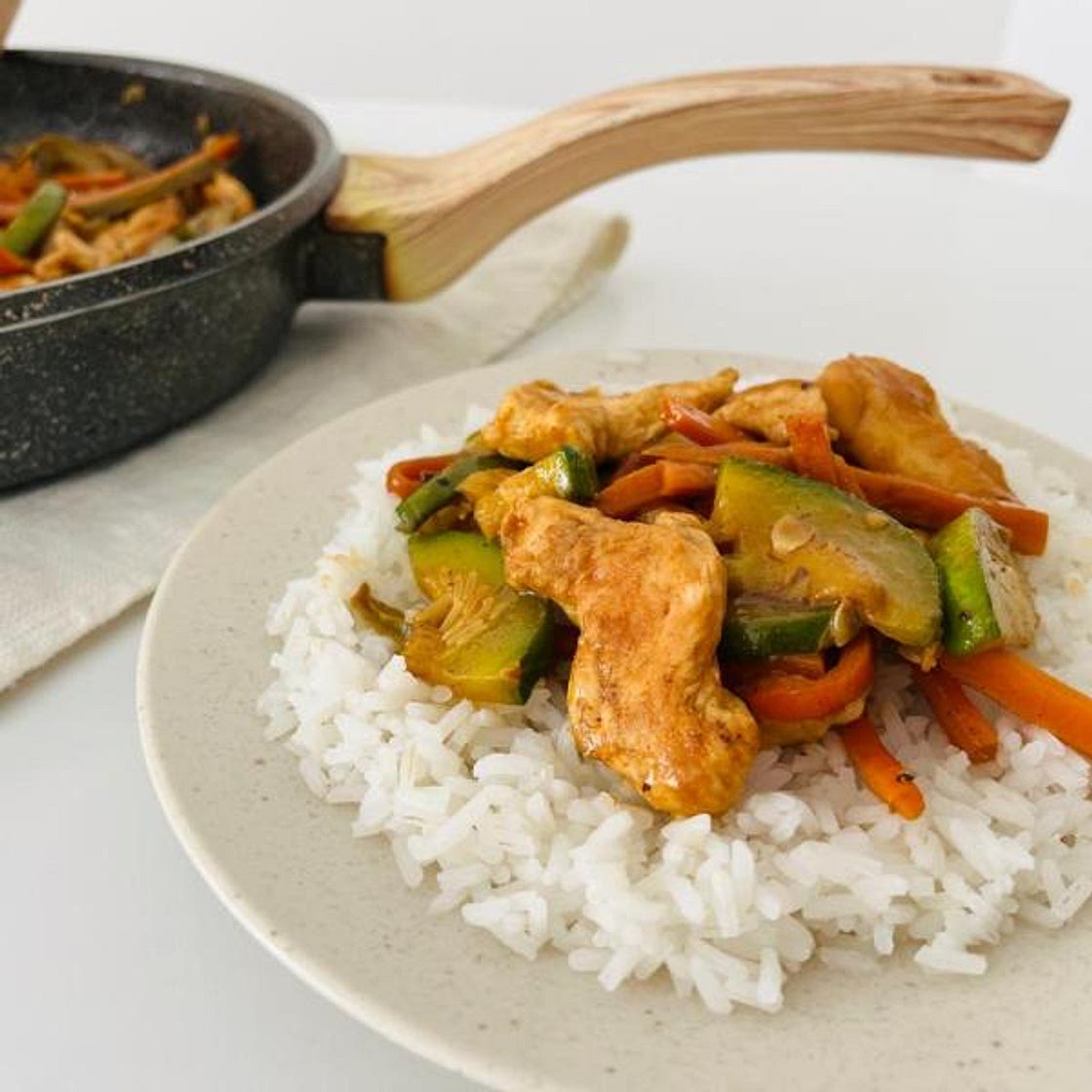 Receta de Goulash de pollo con verduras