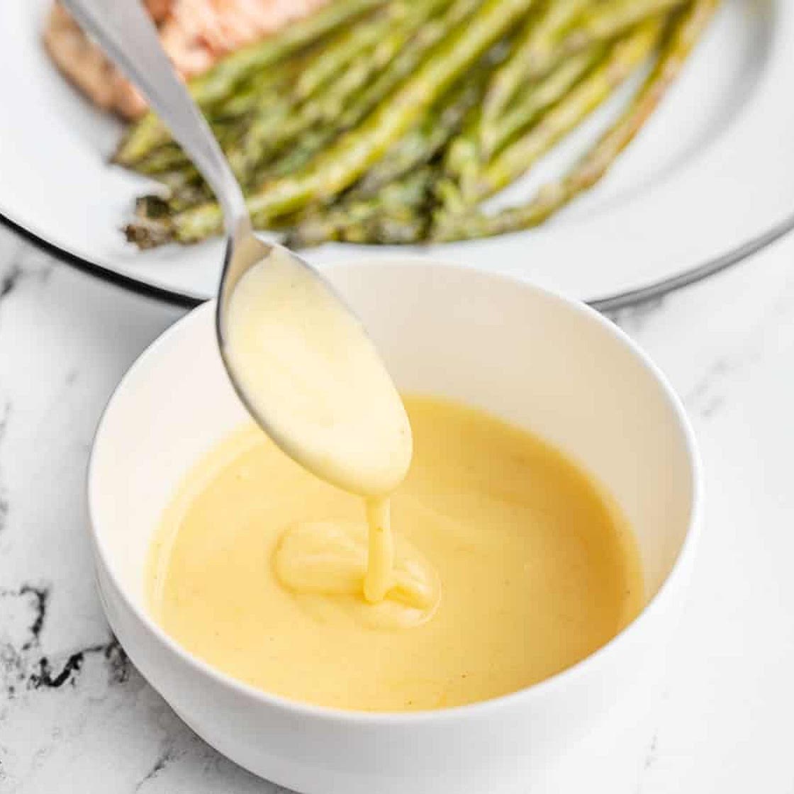 Easy Hollandaise Sauce
