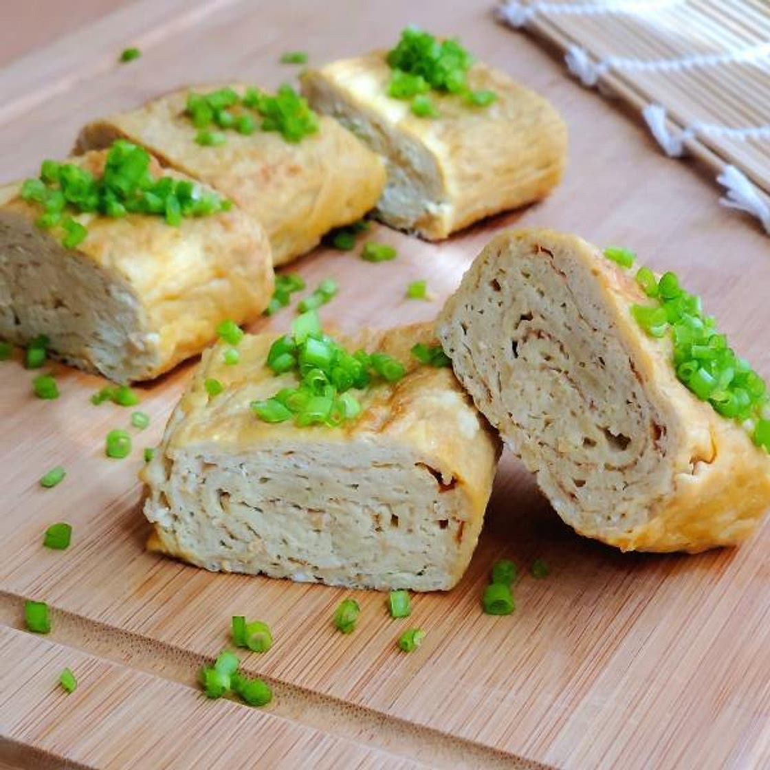 Receta de Tamagoyaki o tortilla japonesa enrollada