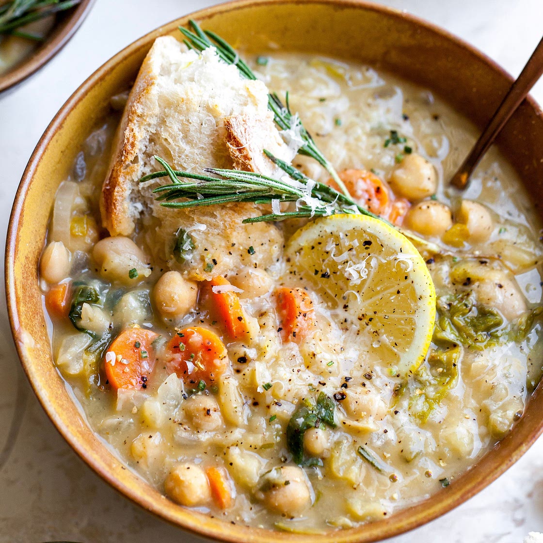 Nourishing White Bean and Lemon Soup