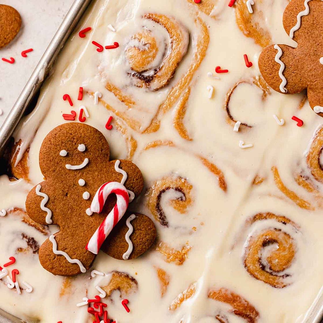 Gingerbread Cinnamon Rolls [No Knead]