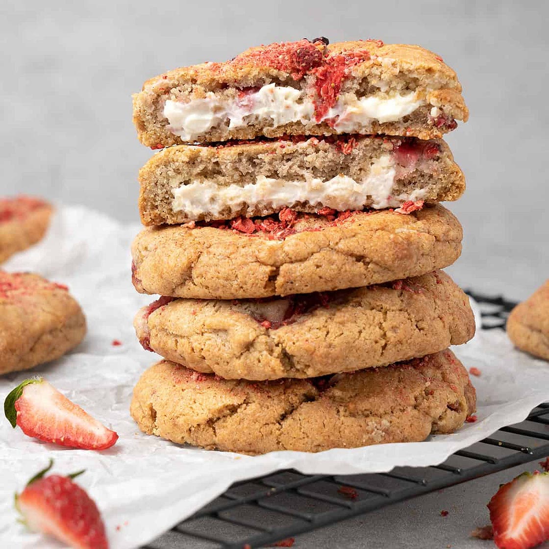 Easy Strawberry Cheesecake cookies (VIDEO)