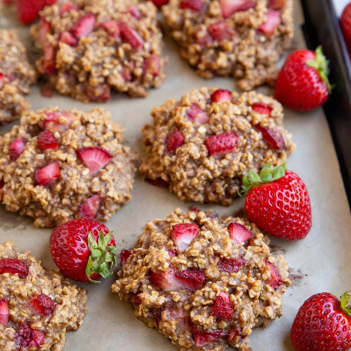 Healthy Strawberry Oatmeal Cookies