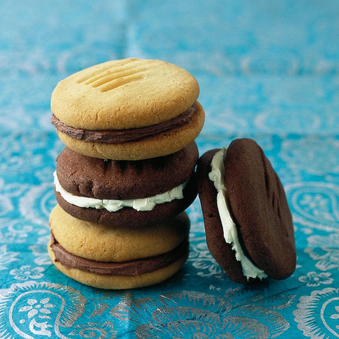 Chocolate and vanilla biscuit sandwiches