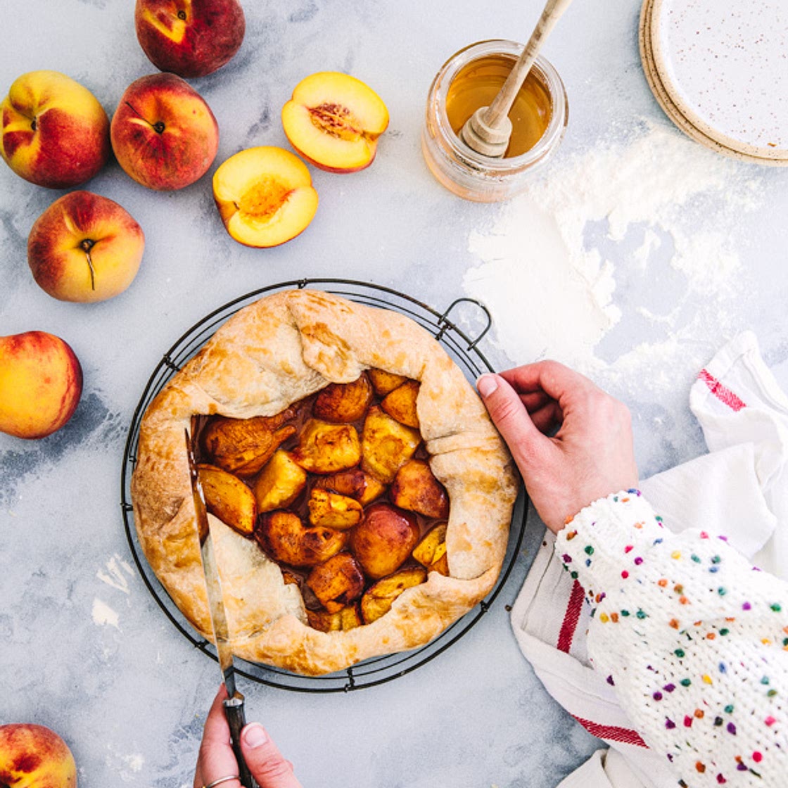 tarte rustique pêches, miel & muscade