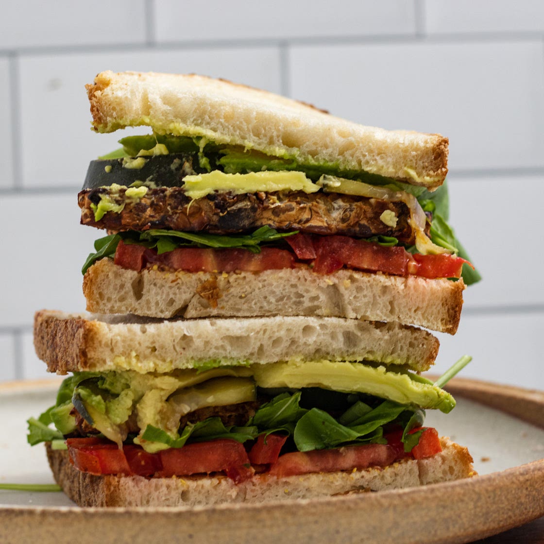 Vegan tempeh bacon sandwich tlta