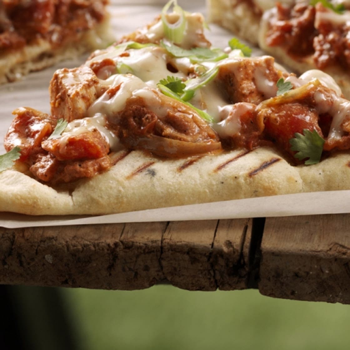Grilled Butter Chicken Pizza