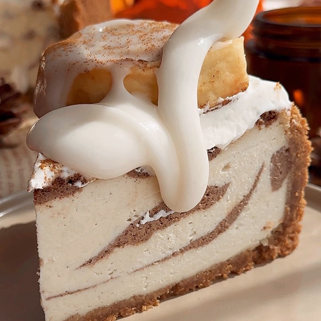 Cinnamon Roll Cheesecake