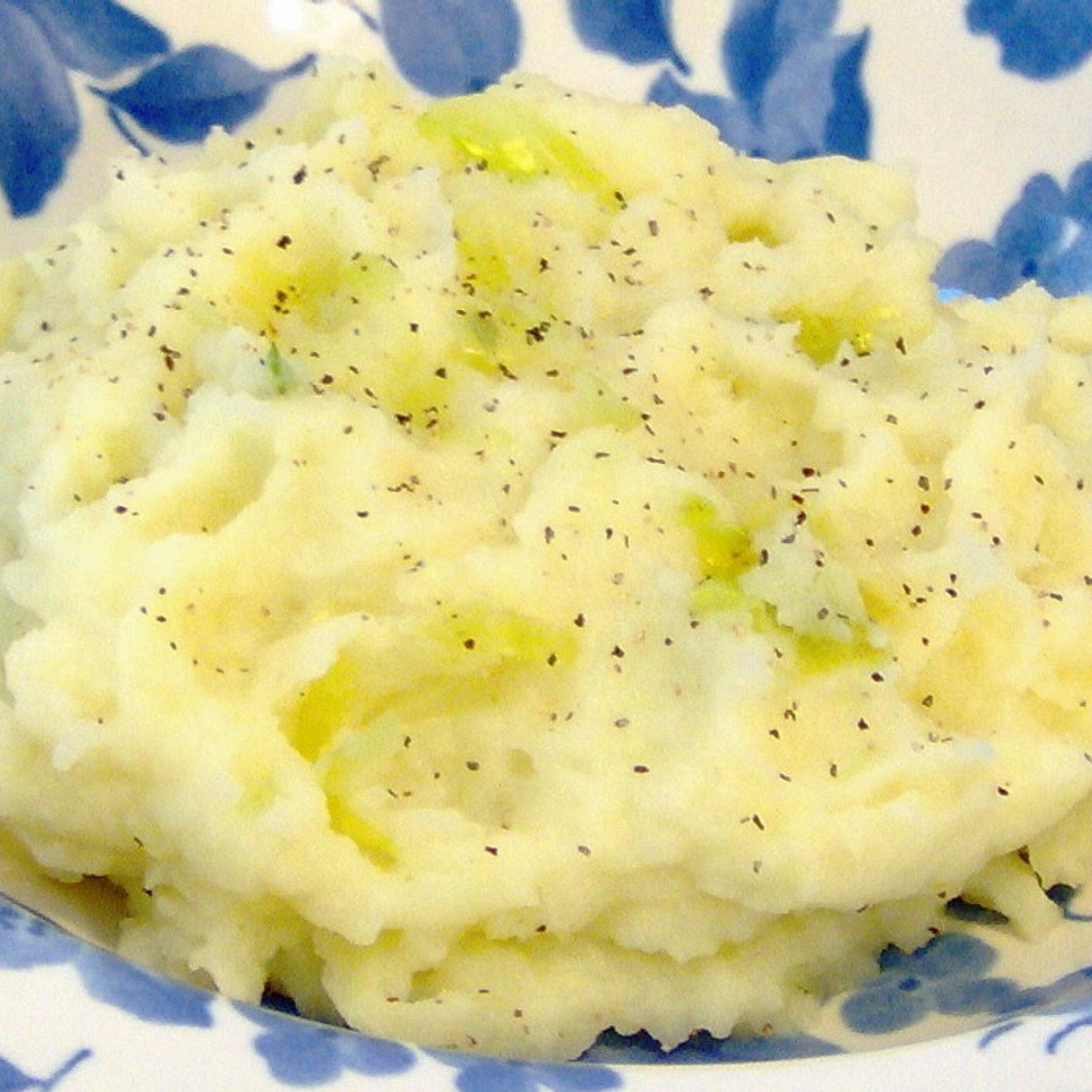 Irish Colcannon (Creamy Potatoes and Cabbage)