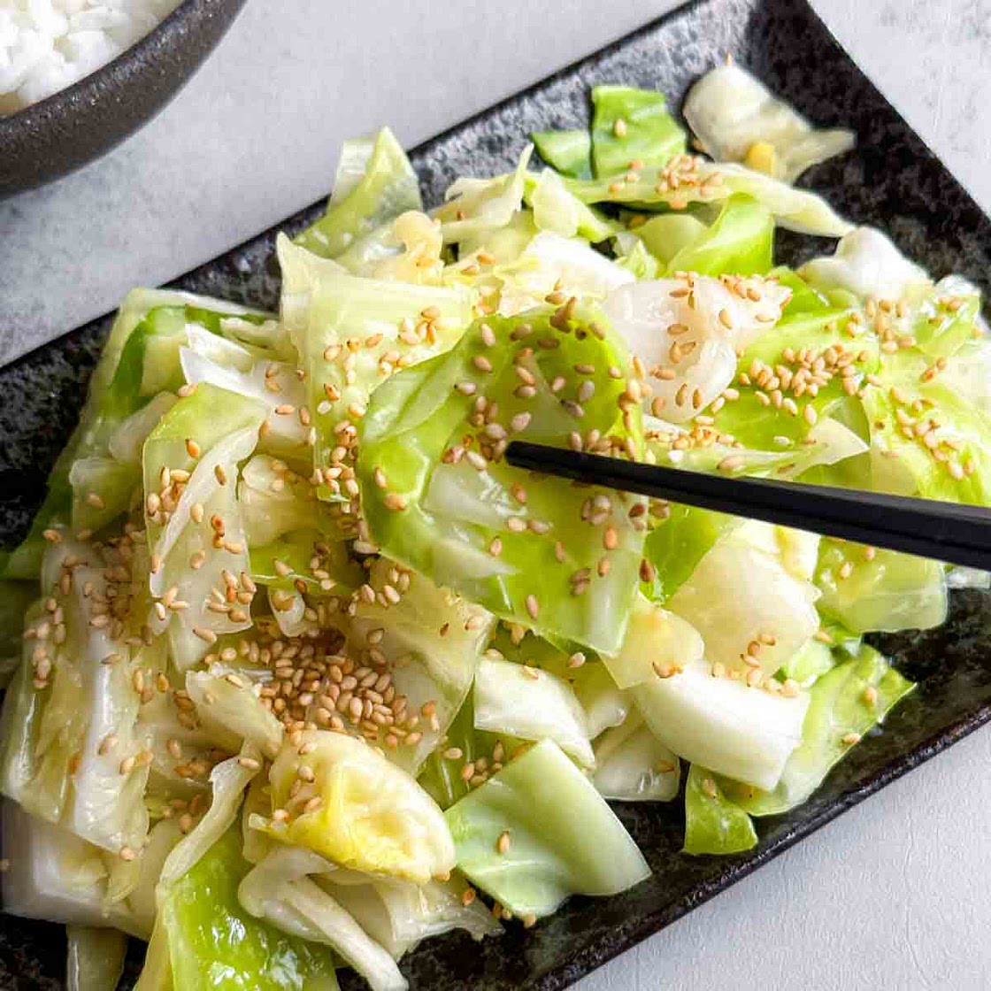 Japanese Cabbage Side Dish (Yamitsuki Cabbage)