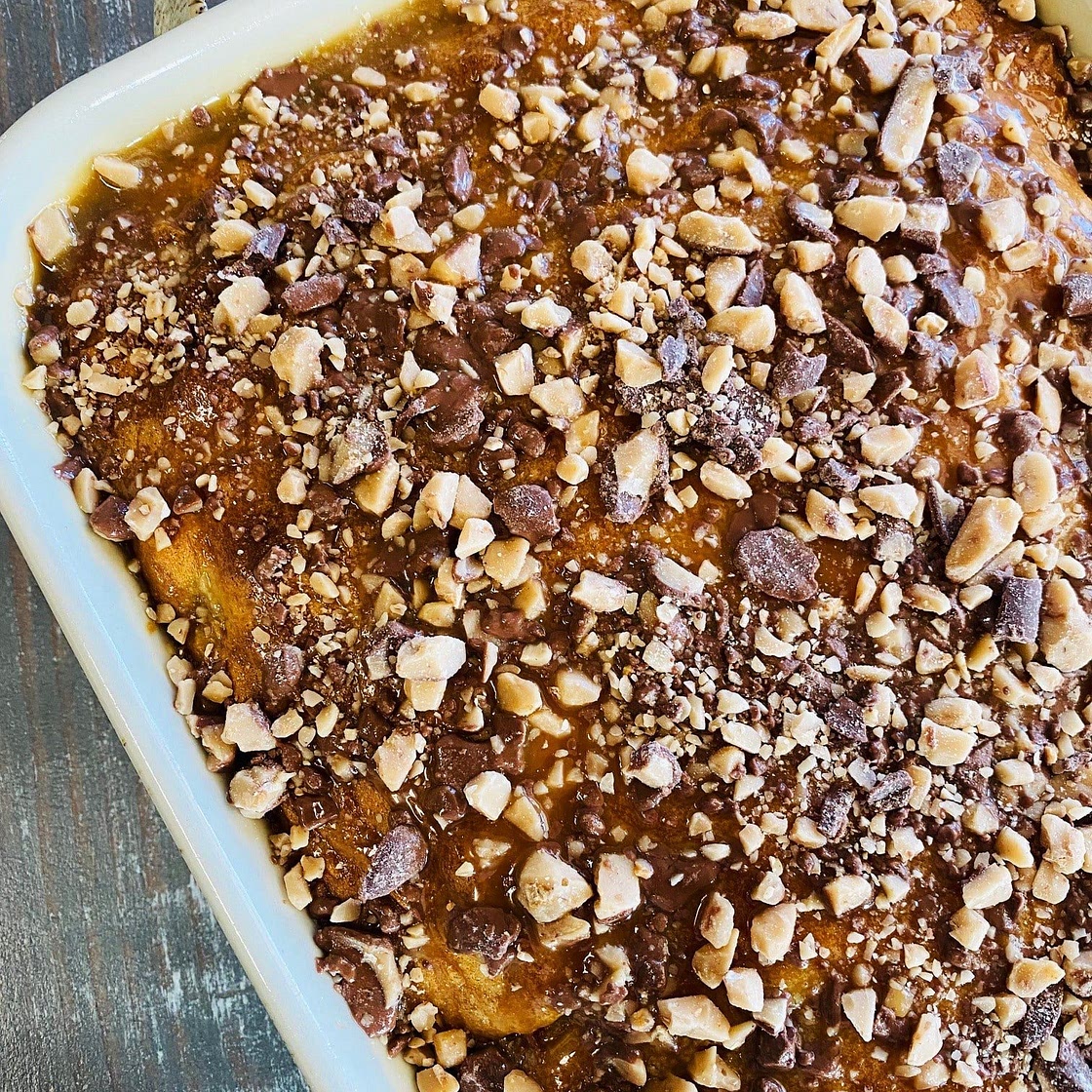 Easy Caramel Apple Cake