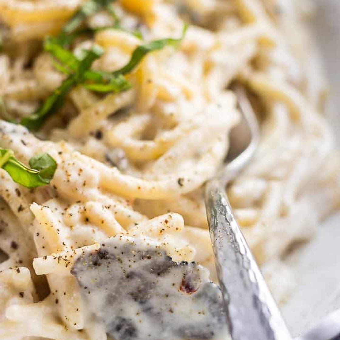 Super Creamy Vegan Truffle Pasta