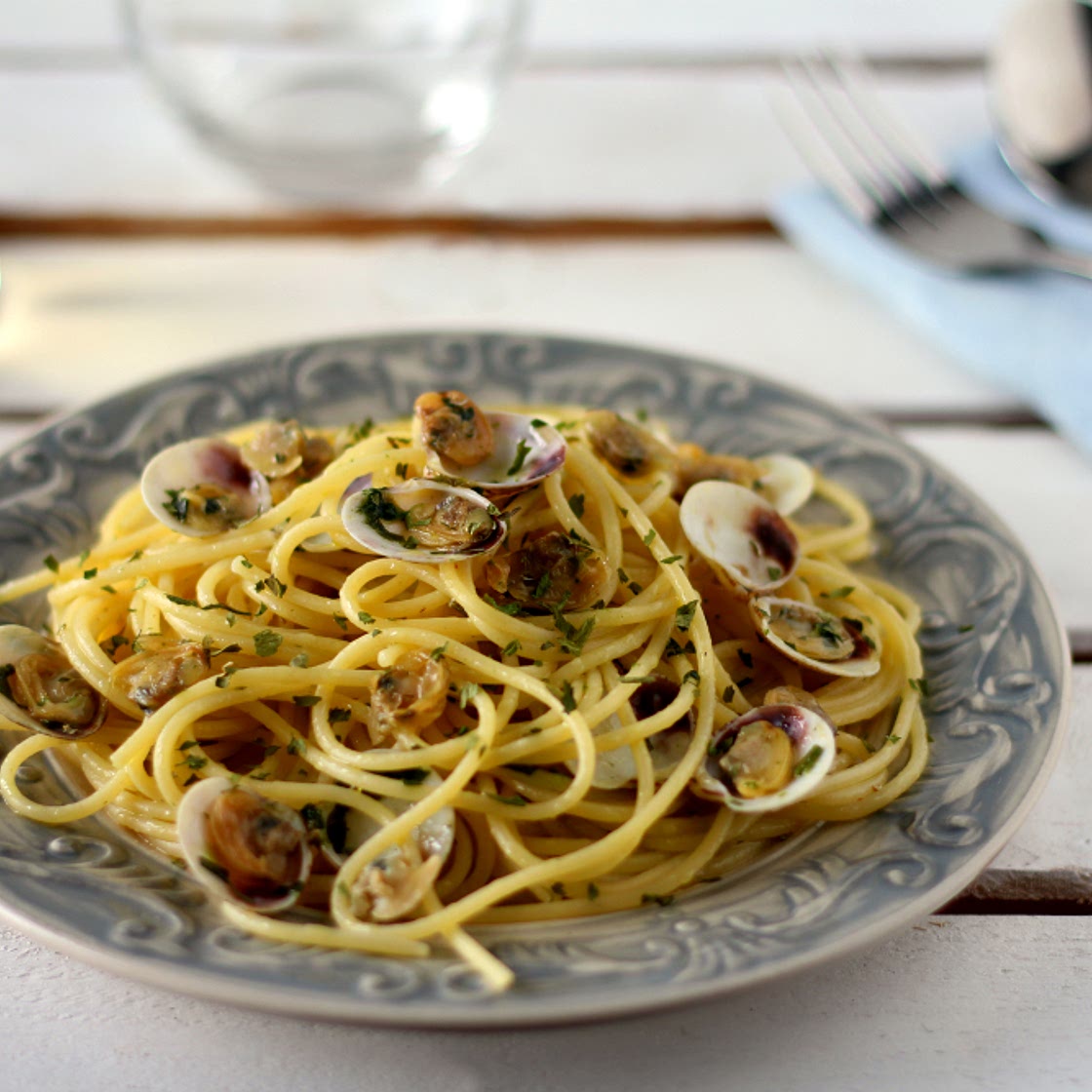 Spaghetti aglio, olio, peperoncino e vongole