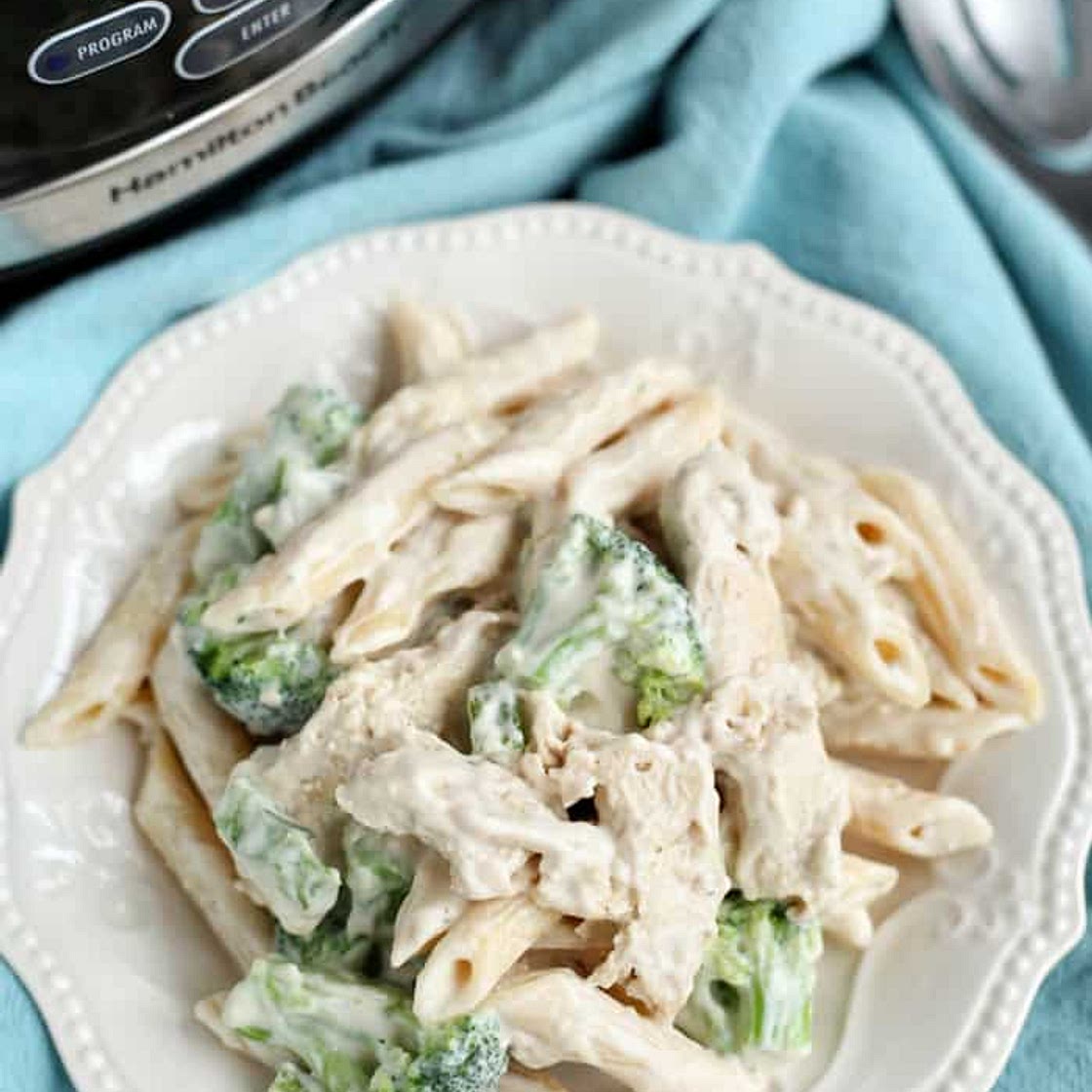 Slow Cooker Chicken Broccoli Alfredo