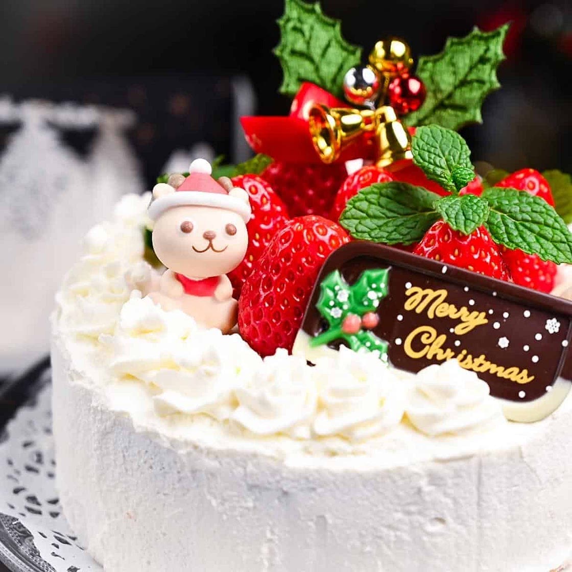 Fluffy Japanese Christmas Cake (Strawberry Shortcake)