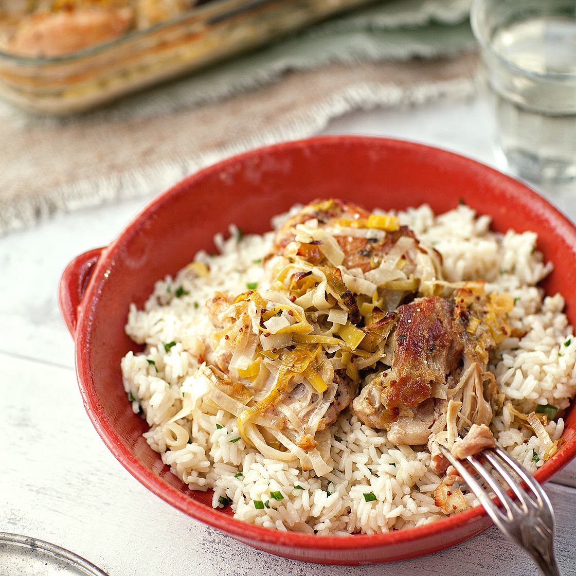 Poulet à la moutarde, herbes fraiches & riz à la ciboulette