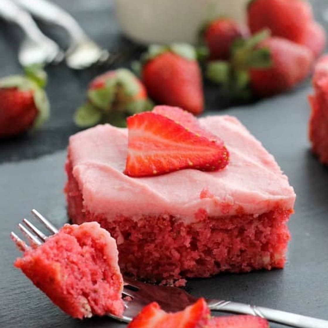 Favorite Strawberry Cake