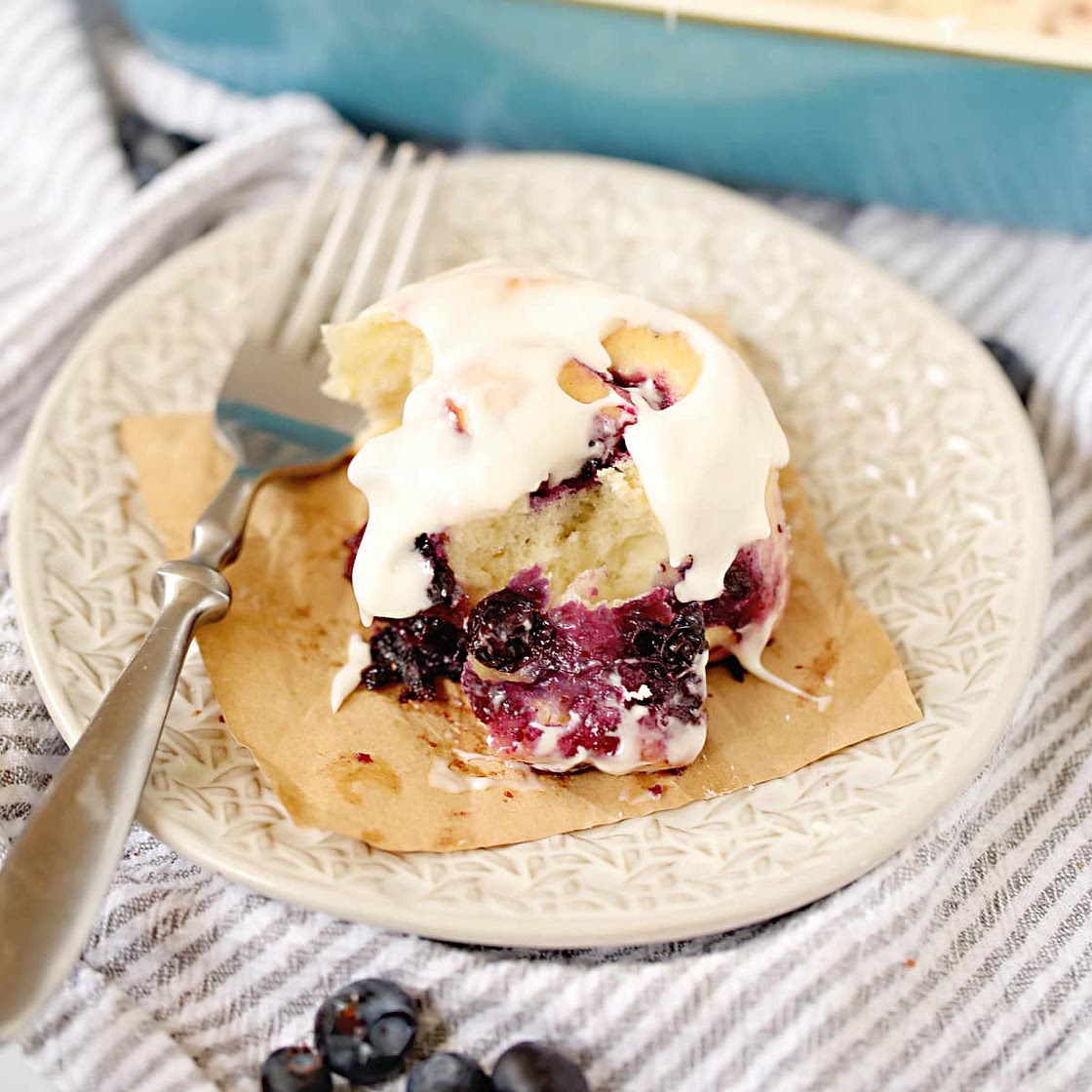 Blueberry Cinnamon Rolls - Oh So Good