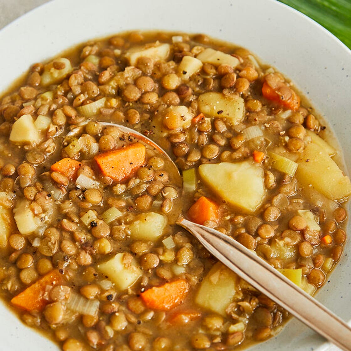 Vegetarischer Linseneintopf – SO lecker & einfach