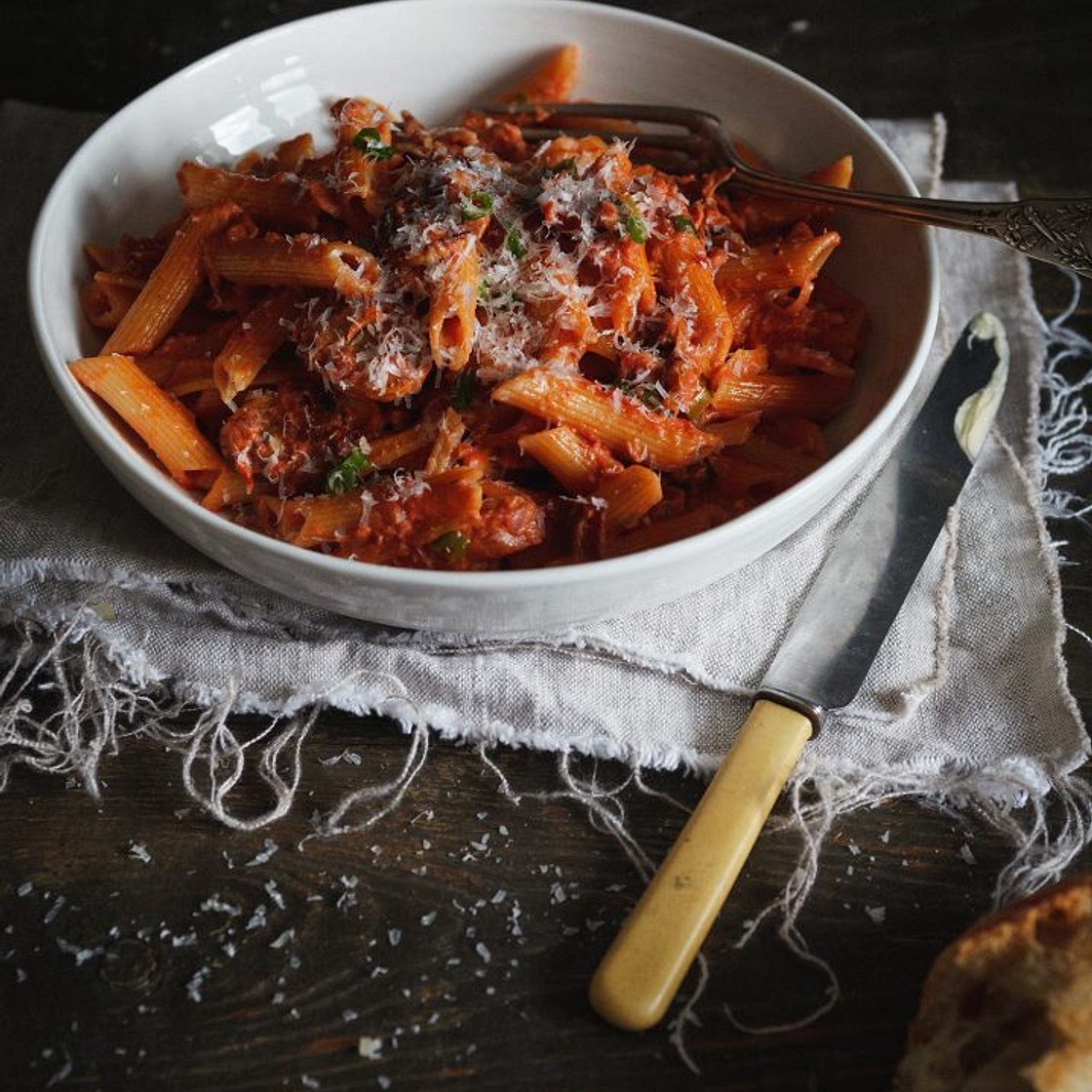 Penne alla gigi (champignons, pancetta, prosciutto & sauce rosée)