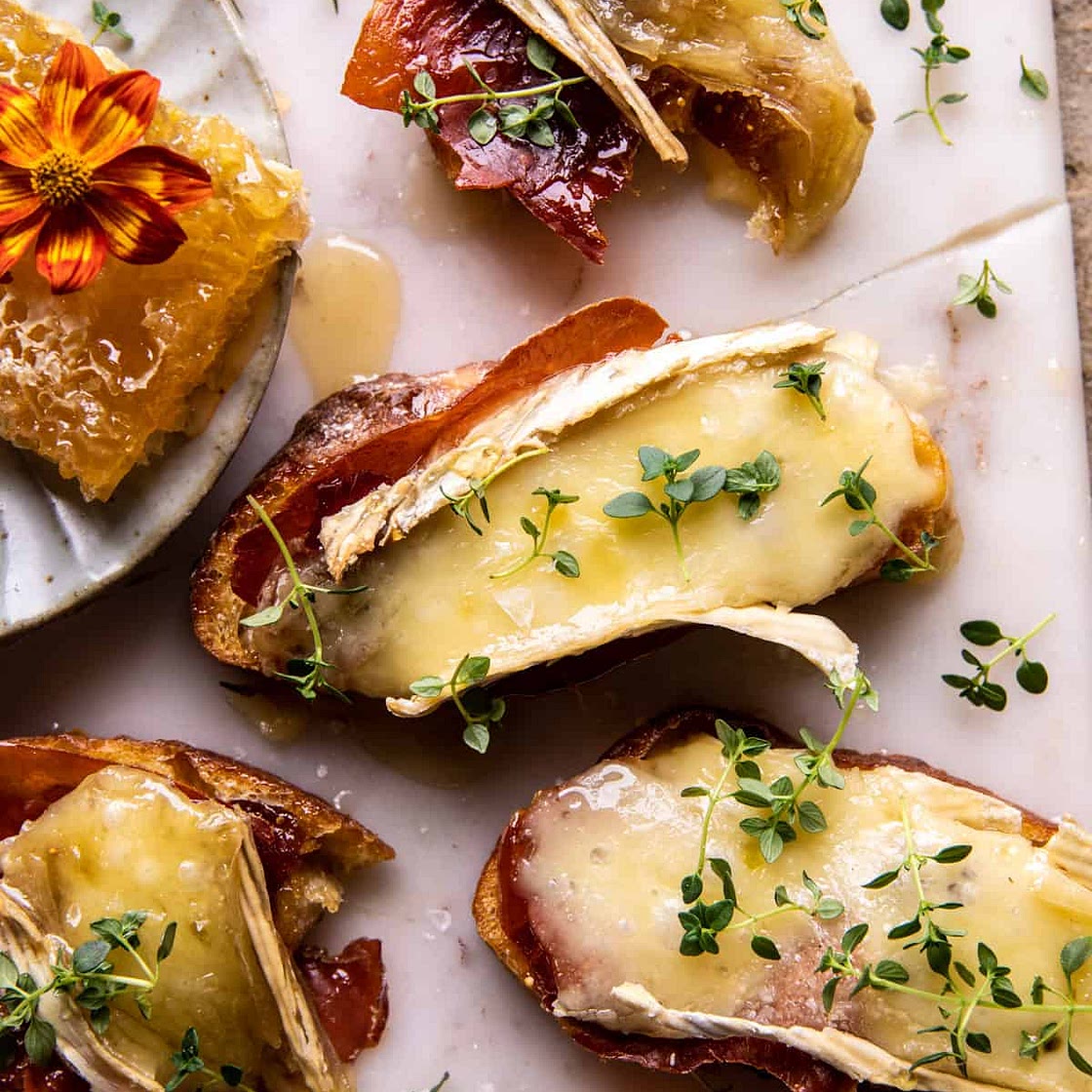 Baked Brie Crostini with Crispy Prosciutto