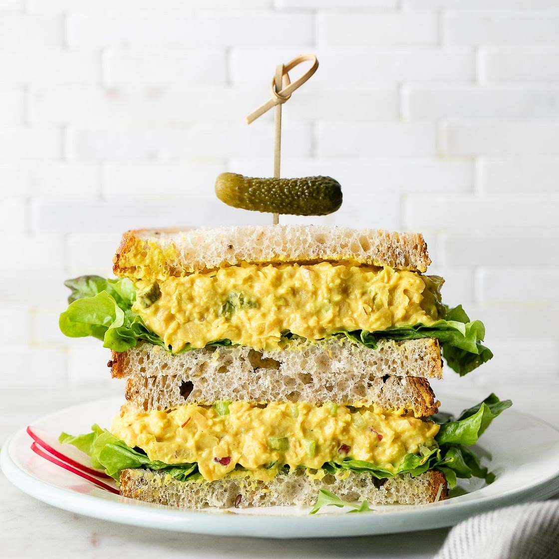 CHICKPEA 'EGG' SALAD SANDWICH