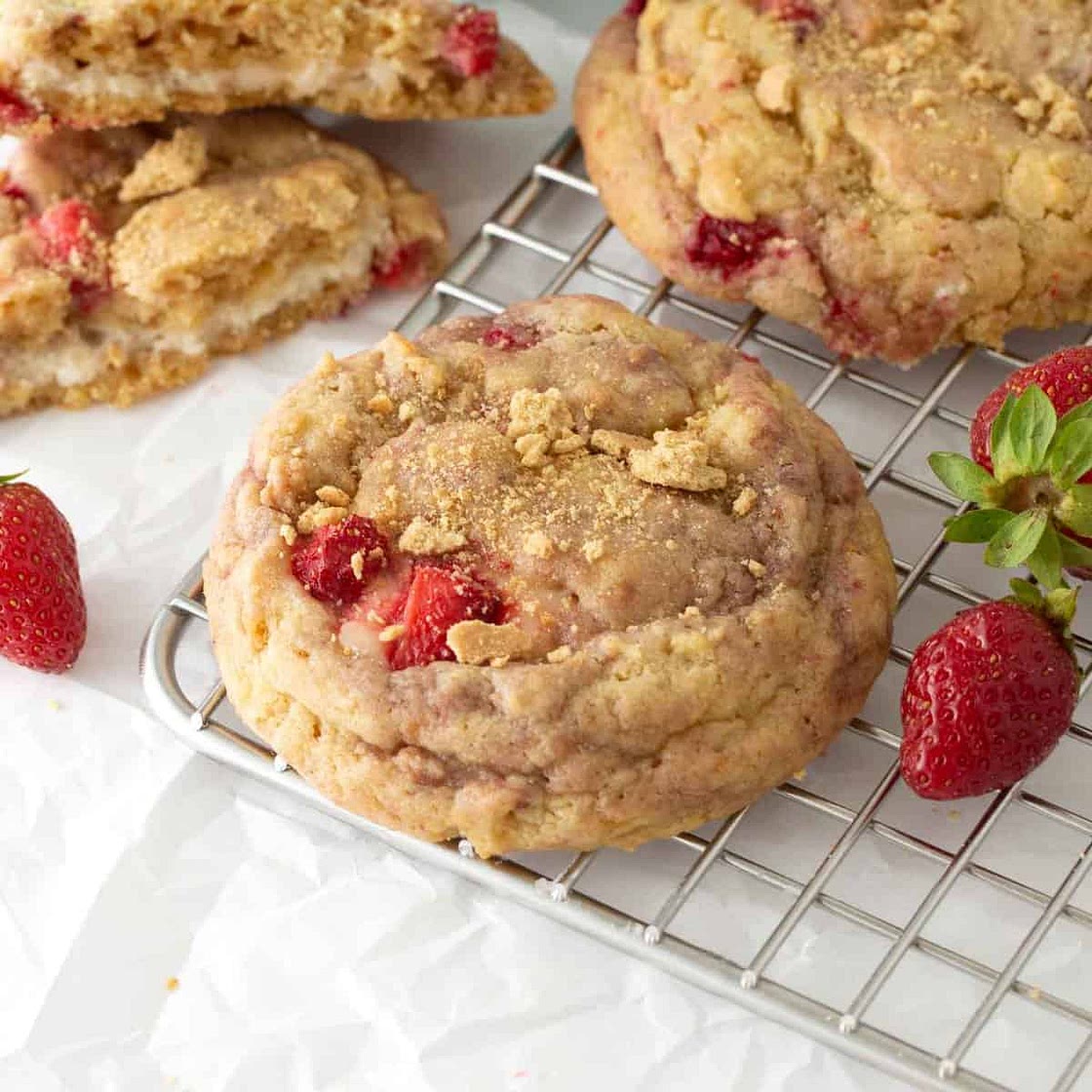 Strawberry Cheesecake Cookies