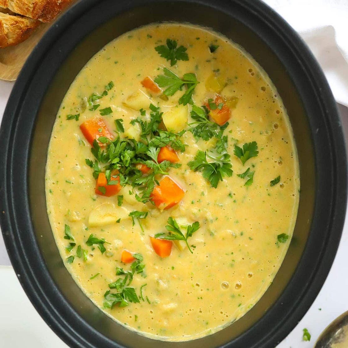 Slow Cooker Vegetable Soup