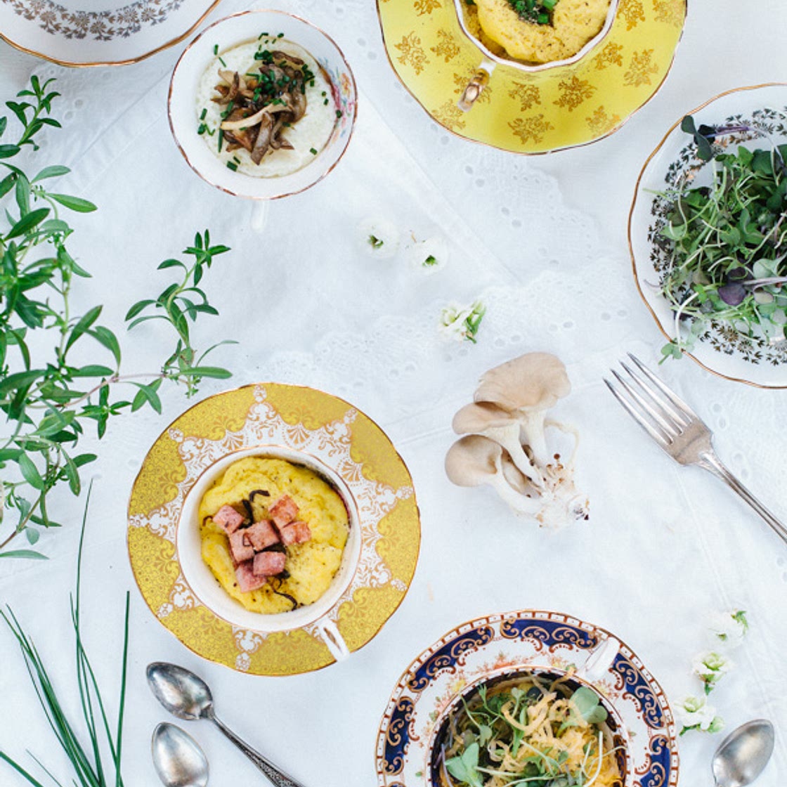 omelette dans une tasse (garniture de légumes au choix)