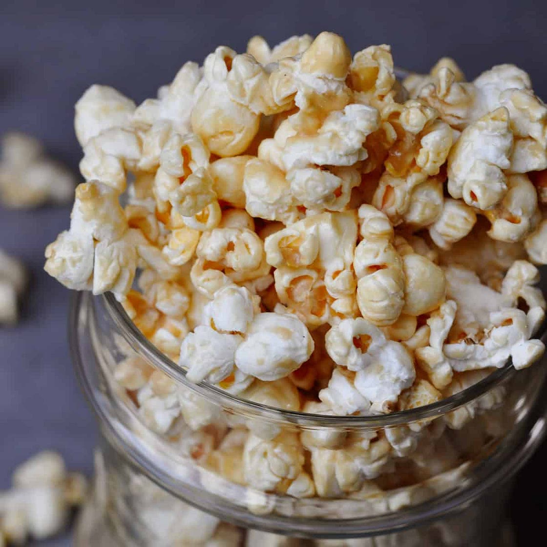 Vegan caramel popcorn