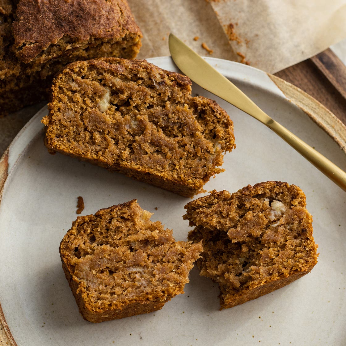 vegan pumpkin banana bread with olive oil and spelt flour