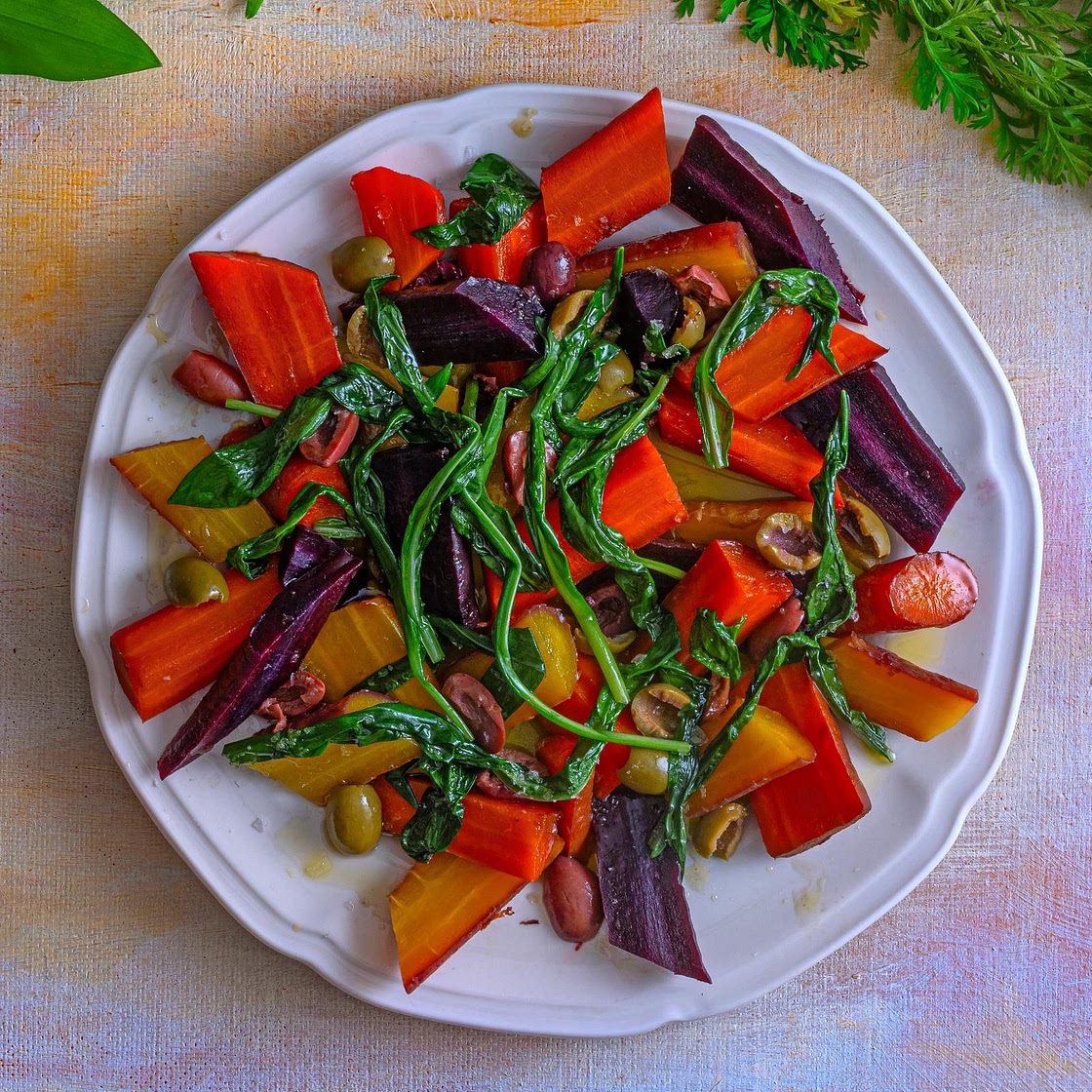 Carrots with wild garlic and olives