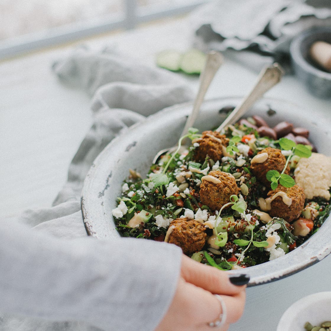 bol-repas de kale et de falafels